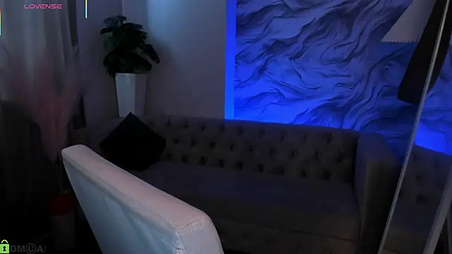 Aria Mila online show from 04/12/26, 03:10