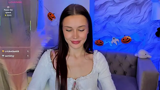 Aria Mila online show from 10/25/25, 11:20