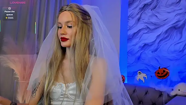 Aria Mila online show from 10/30/25, 11:30