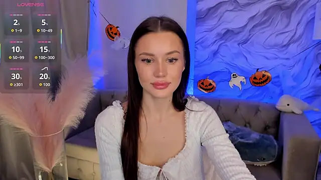 Aria Mila online show from 10/24/25, 11:20