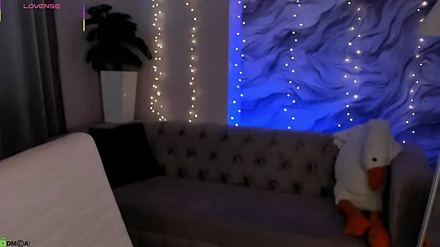 Aria Mila online show from 04/20/26, 03:20