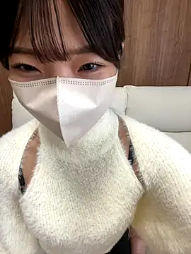 Snapshot of y_yunchan chatting on 10/21/25, 01:16 y yunchan online show from 10/21/25, 01:16