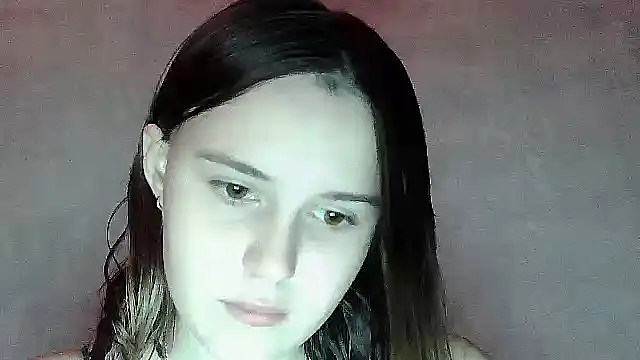 SweetLoraa online show from 10/28/25, 12:44