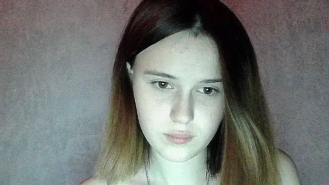 SweetLoraa online show from 10/24/25, 04:00