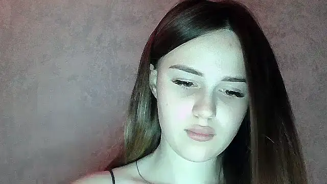 Snapshot of SweetLoraa chatting on 05/20/26, 04:04 SweetLoraa online show from 05/20/26, 04:04