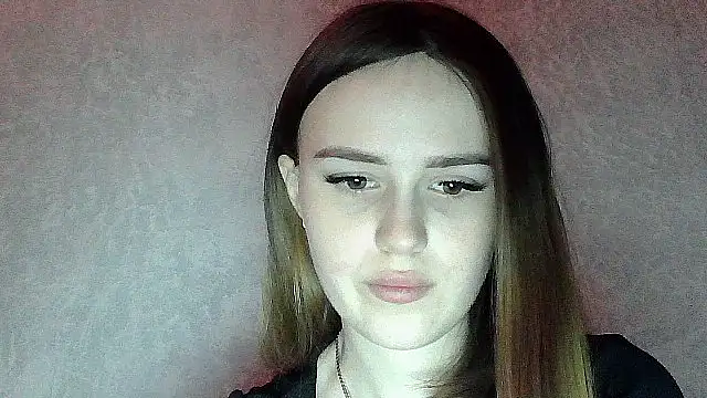 SweetLoraa online show from 12/19/25, 04:27