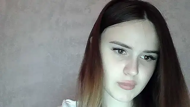 Snapshot of SweetLoraa chatting on 05/18/26, 03:28 SweetLoraa online show from 05/18/26, 03:28