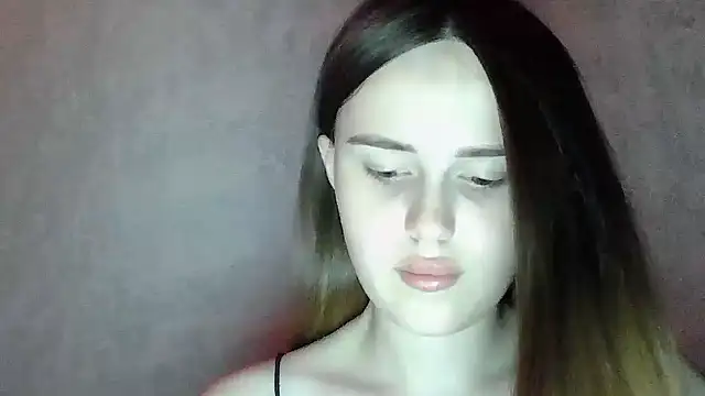 Snapshot of SweetLoraa chatting on 07/06/26, 12:28 SweetLoraa online show from 07/06/26, 12:28