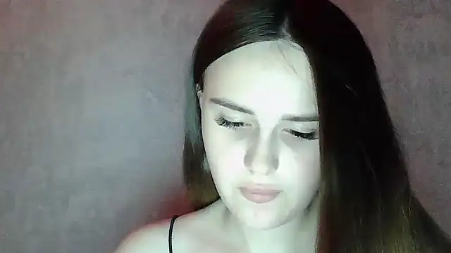 Snapshot of SweetLoraa chatting on 07/18/26, 11:24 SweetLoraa online show from 07/18/26, 11:24