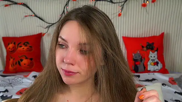 KarriBrownd online show from 10/31/25, 01:13