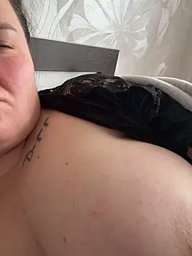 SunnyLeila2101 online show from 04/02/26, 11:17