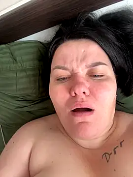 SunnyLeila2101 online show from 10/26/25, 08:15