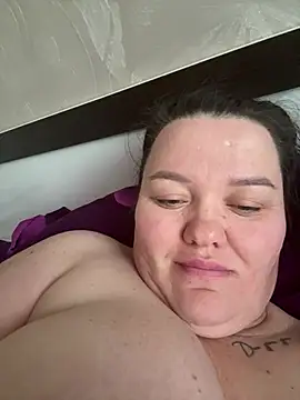 SunnyLeila2101 online show from 04/05/26, 03:35