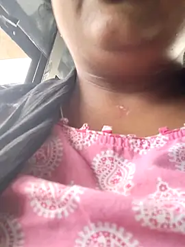 Snapshot of Tamilreethu chatting on 10/04/25, 03:08 Tamilreethu online show from 10/04/25, 03:08