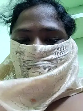 Snapshot of Tamilreethu chatting on 09/29/25, 04:52 Tamilreethu online show from 09/29/25, 04:52