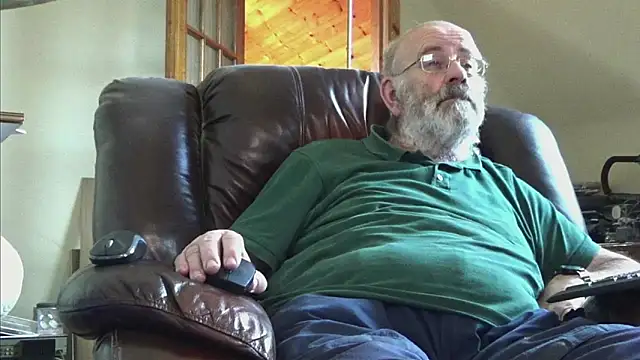 janzer13 online show from 10/31/25, 02:35