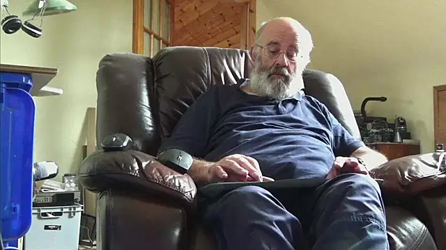 janzer13 online show from 10/01/25, 11:58