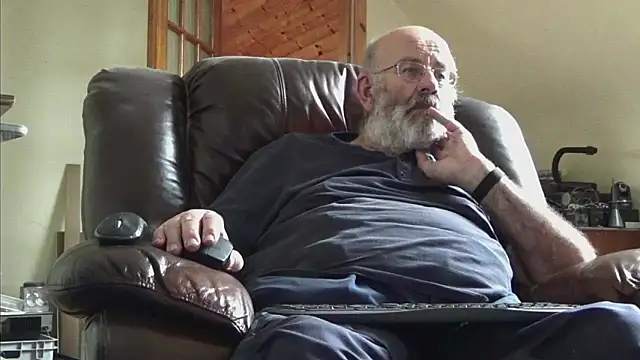 janzer13 online show from 09/18/25, 12:52