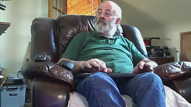 janzer13 online show from 12/19/25, 02:08