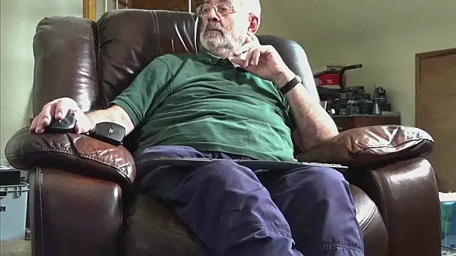 janzer13 online show from 03/12/26, 01:59