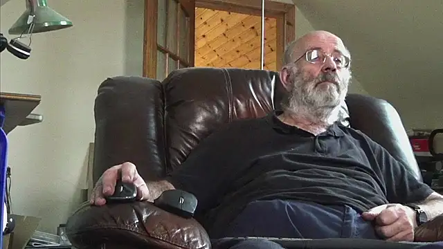 janzer13 online show from 11/26/25, 02:50