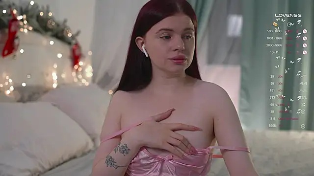 Snapshot of ambershoney chatting on 12/17/25, 09:20 ambershoney online show from 12/17/25, 09:20