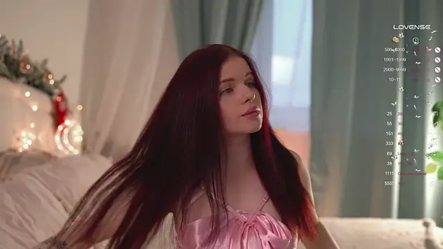 Snapshot of ambershoney chatting on 12/17/25, 07:24 ambershoney online show from 12/17/25, 07:24