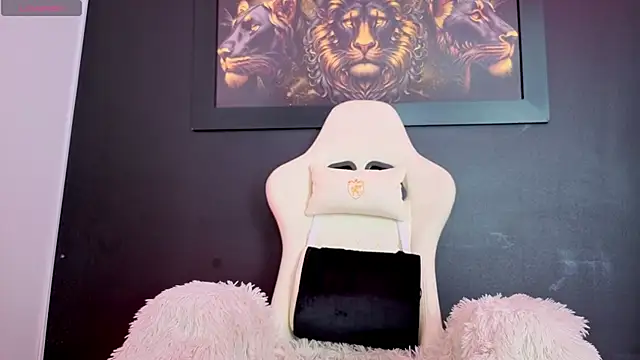 Snapshot of MihaCarther chatting on 11/30/25, 03:29 MihaCarther online show from 11/30/25, 03:29