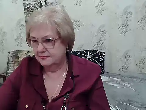 Snapshot of Renata62011 chatting on 04/23/26, 12:11 Renata62011 online show from 04/23/26, 12:11