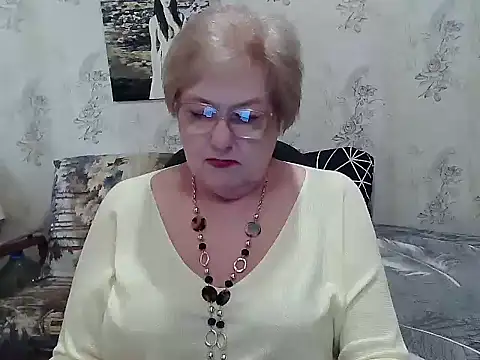Snapshot of Renata62011 chatting on 04/29/26, 12:42 Renata62011 online show from 04/29/26, 12:42