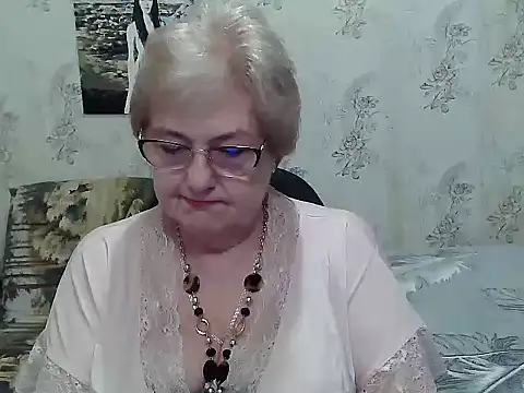 Snapshot of Renata62011 chatting on 05/26/26, 12:47 Renata62011 online show from 05/26/26, 12:47