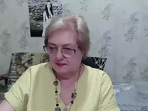 Snapshot of Renata62011 chatting on 05/22/26, 05:00 Renata62011 online show from 05/22/26, 05:00