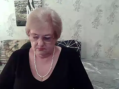 Snapshot of Renata62011 chatting on 04/27/26, 11:19 Renata62011 online show from 04/27/26, 11:19
