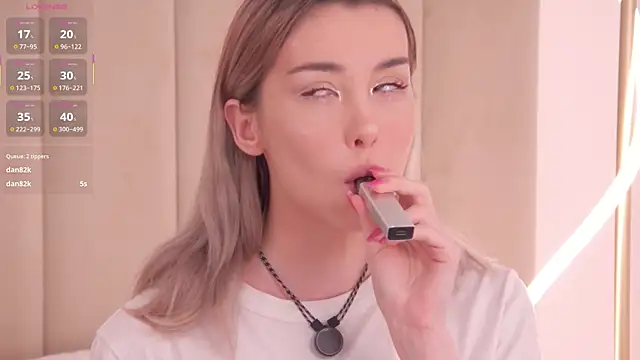 Snapshot of Nesolla chatting on 12/19/25, 08:33 Nesolla online show from 12/19/25, 08:33