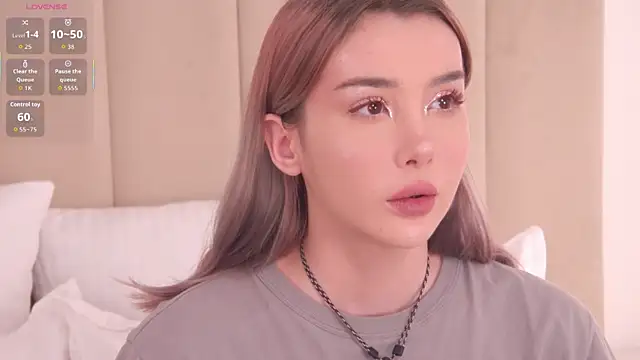 Snapshot of Nesolla chatting on 12/14/25, 10:15 Nesolla online show from 12/14/25, 10:15