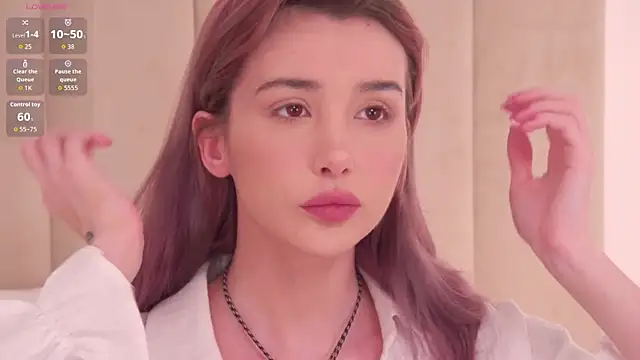 Snapshot of Nesolla chatting on 11/28/25, 06:19 Nesolla online show from 11/28/25, 06:19