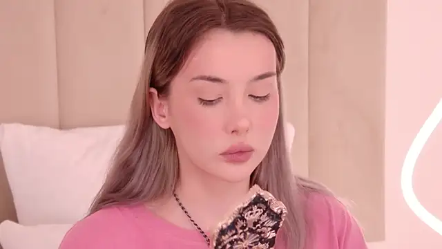 Nesolla online show from 03/27/26, 08:26