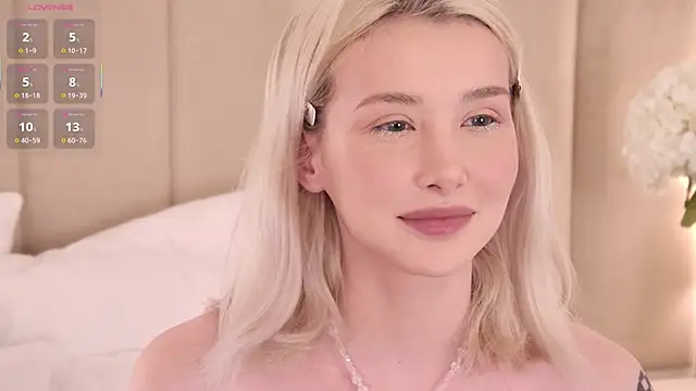 Snapshot of Nesolla chatting on 09/25/25, 07:42 Nesolla online show from 09/25/25, 07:42