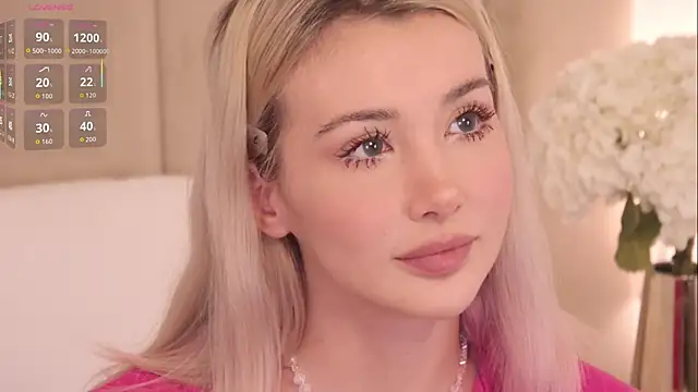 Snapshot of Nesolla chatting on 10/20/25, 07:14 Nesolla online show from 10/20/25, 07:14