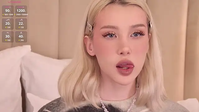 Snapshot of Nesolla chatting on 09/18/25, 07:28 Nesolla online show from 09/18/25, 07:28