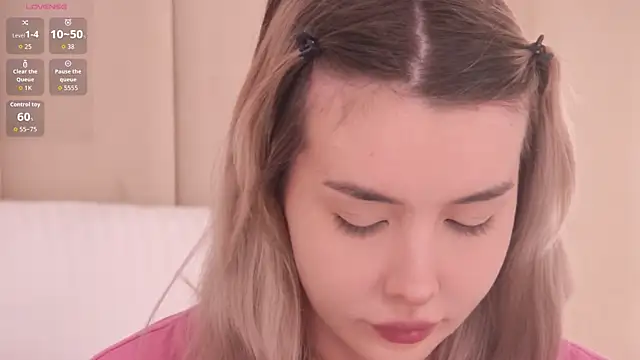 Snapshot of Nesolla chatting on 01/08/26, 06:03 Nesolla online show from 01/08/26, 06:03