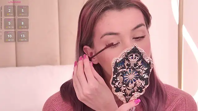 Snapshot of Nesolla chatting on 11/25/25, 03:01 Nesolla online show from 11/25/25, 03:01