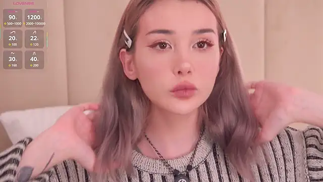 Snapshot of Nesolla chatting on 12/15/25, 07:20 Nesolla online show from 12/15/25, 07:20