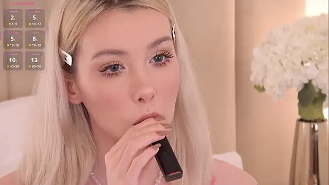 Snapshot of Nesolla chatting on 10/06/25, 07:14 Nesolla online show from 10/06/25, 07:14