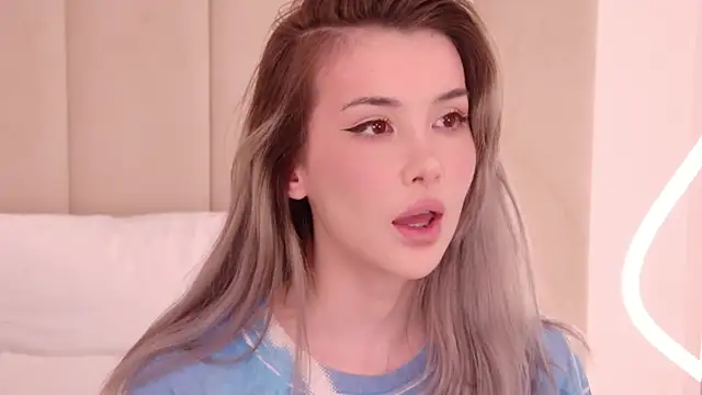 Nesolla online show from 03/30/26, 09:11