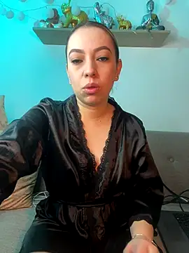 Snapshot of Moon_Blake chatting on 09/18/25, 01:03 Moon Blake online show from 09/18/25, 01:03