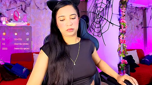 SophiaWalker 1 online show from 10/28/25, 11:09