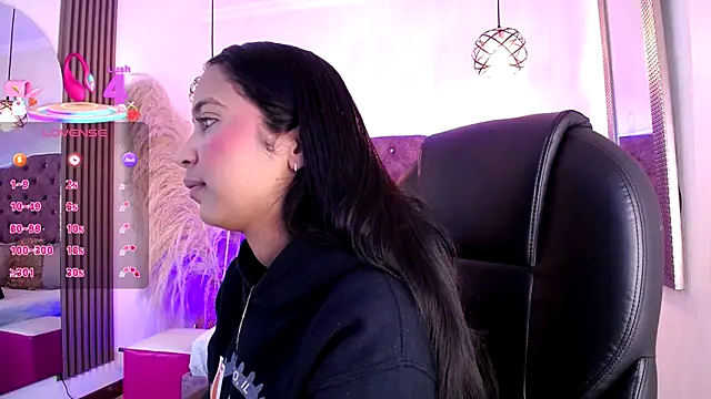 SophiaWalker 1 online show from 11/17/25, 11:58