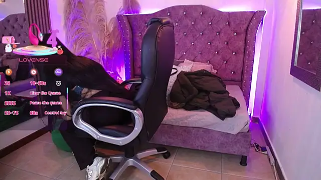 SophiaWalker 1 online show from 12/19/25, 11:23