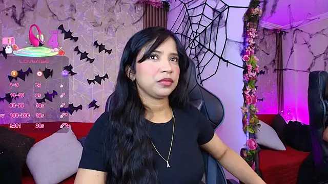 SophiaWalker 1 online show from 10/31/25, 11:51